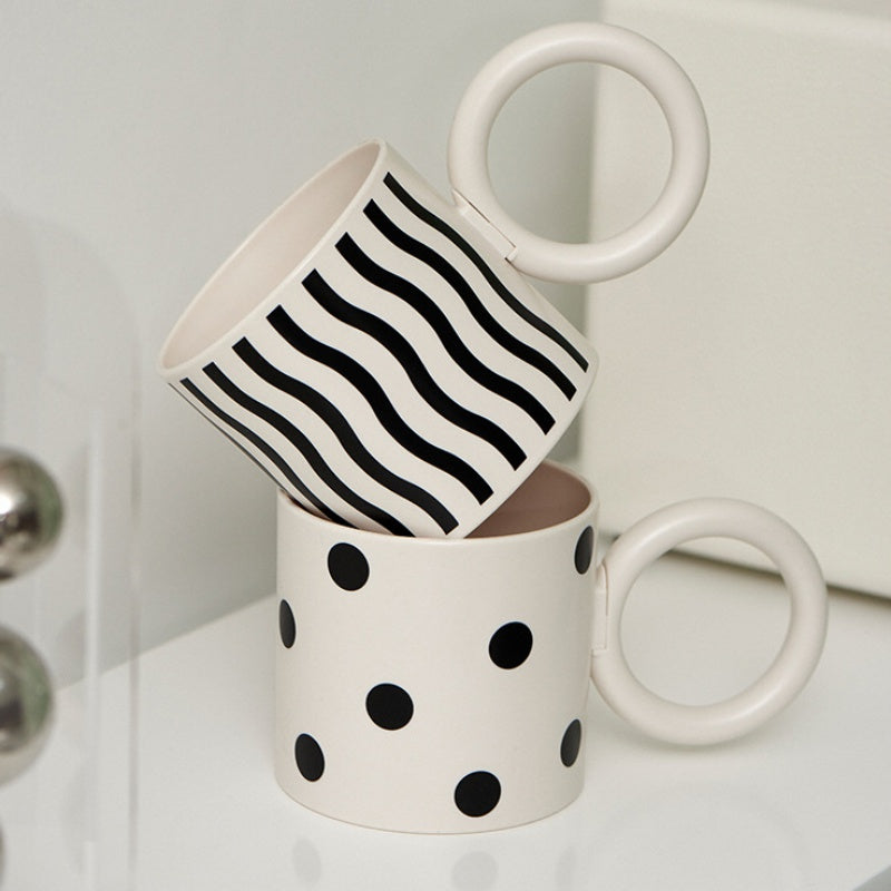 Stylish Plaid Mouthwash Holders