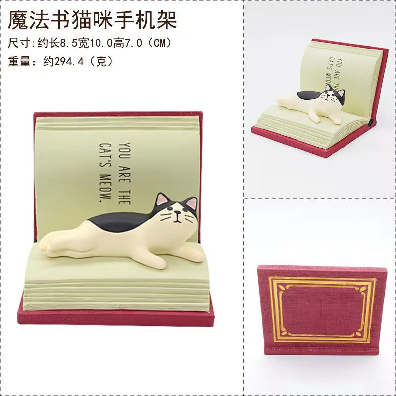 Charming Cat Desktop Ornament