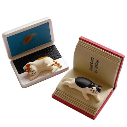 Charming Cat Desktop Ornament